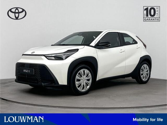 Toyota AYGO X Hybrid 115 play