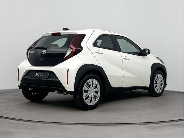 Toyota AYGO X Hybrid 115 play