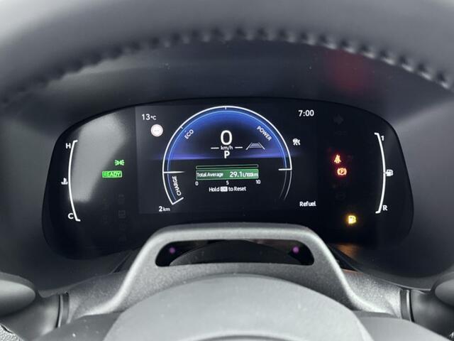Toyota AYGO X Hybrid 115 play