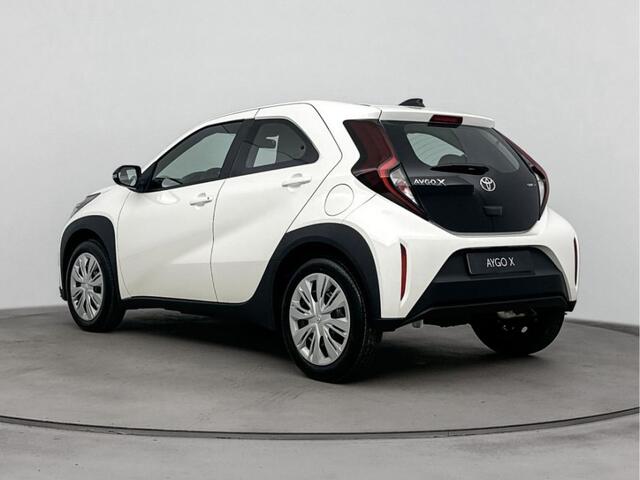 Toyota AYGO X Hybrid 115 play