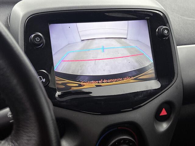 Toyota AYGO 1.0 VVT-i x-play | Dealer onderhouden | Apple CarPlay/Android Auto | Airco | Achteruitrijcamera | Fietsendrager beugel | leseman