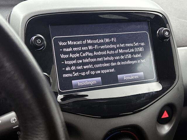 Toyota AYGO 1.0 VVT-i x-play | Dealer onderhouden | Apple CarPlay/Android Auto | Airco | Achteruitrijcamera | Fietsendrager beugel | leseman
