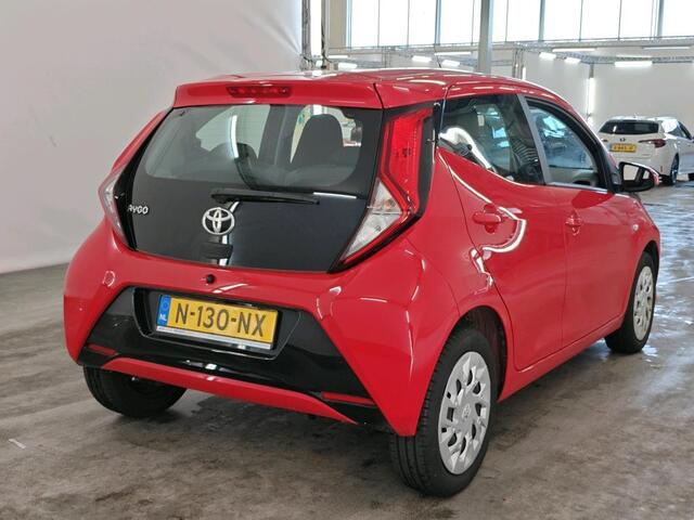 Toyota AYGO 1.0 VVT-I X-PLAY I APPLE CARPLAY I ANDROID AUTO I P-CAMERA I 5-DEURS I UNIEKE KM-STAND