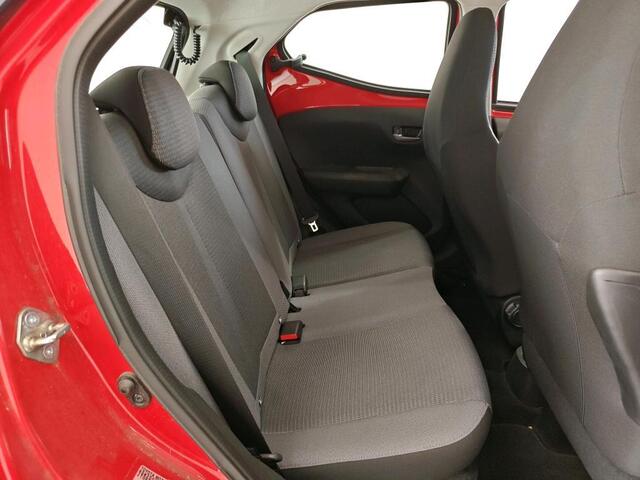 Toyota AYGO 1.0 VVT-I X-PLAY I APPLE CARPLAY I ANDROID AUTO I P-CAMERA I 5-DEURS I UNIEKE KM-STAND