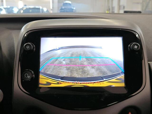 Toyota AYGO 1.0 VVT-I X-PLAY I APPLE CARPLAY I ANDROID AUTO I P-CAMERA I 5-DEURS I UNIEKE KM-STAND