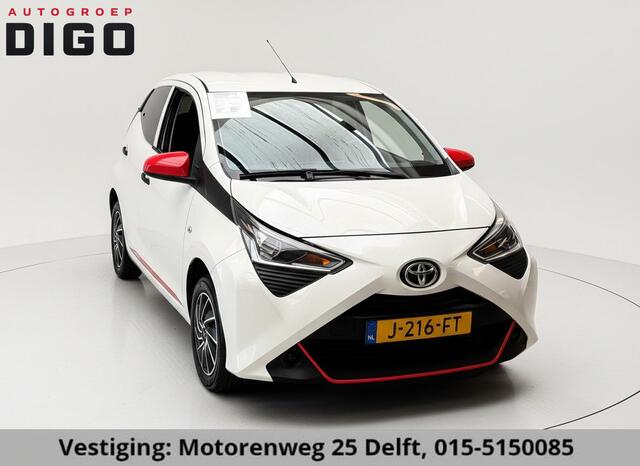 Toyota AYGO 1.0 VVT-i CORAL RED PACK 1e EIG. GARANTIE 7-2030* AIRCO. CARPLAY NAVI.PRIVACY GLASS. COMFORT PACK.100% OH