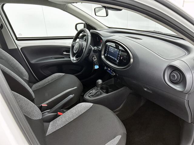 Toyota AYGO X 1.0 VVT-i S-CVT first | Dealer onderhouden | Fietsendragerbeugel | LED verlichting | Climate Control | 17" Velgen | Apple CarPlay/Android Auto | Cruise Control Adaptive |