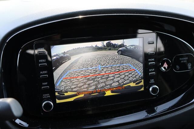 Toyota AYGO X 1.0 VVT-i MT Pulse, Apple Carplay/ Android Auto, Climate control, Adaptieve cruise control, Parkeercamera, LED.
