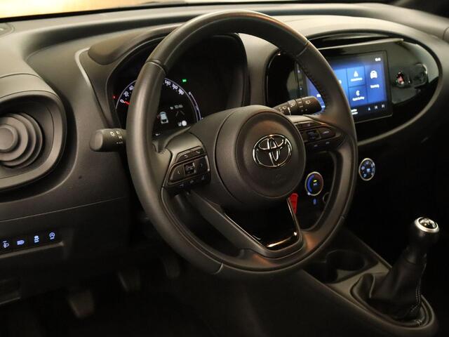 Toyota AYGO X 1.0 VVT-i MT Play - ORIGINEEL NEDERLANDSE AUTO - AIRCO - ADAPTIEVE CRUISE CONTROL - ACHTERUITRIJCAMERA - BLUETOOTH - LICHTSENSOR - DAB RADIO