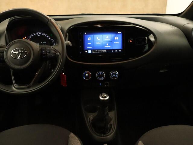 Toyota AYGO X 1.0 VVT-i MT Play - ORIGINEEL NEDERLANDSE AUTO - AIRCO - ADAPTIEVE CRUISE CONTROL - ACHTERUITRIJCAMERA - BLUETOOTH - LICHTSENSOR - DAB RADIO