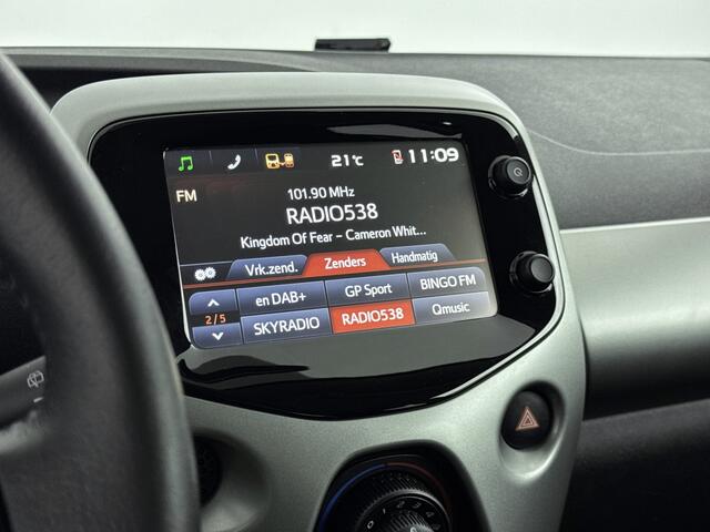 Toyota AYGO 1.0 VVT-i x-play | Airco | Achteruitrijcamera | Bluetooth | Elektrische ramen voor | Elektrisch verstelbare spiegels |