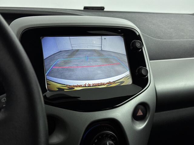 Toyota AYGO 1.0 VVT-i x-play | Airco | Achteruitrijcamera | Bluetooth | Elektrische ramen voor | Elektrisch verstelbare spiegels |