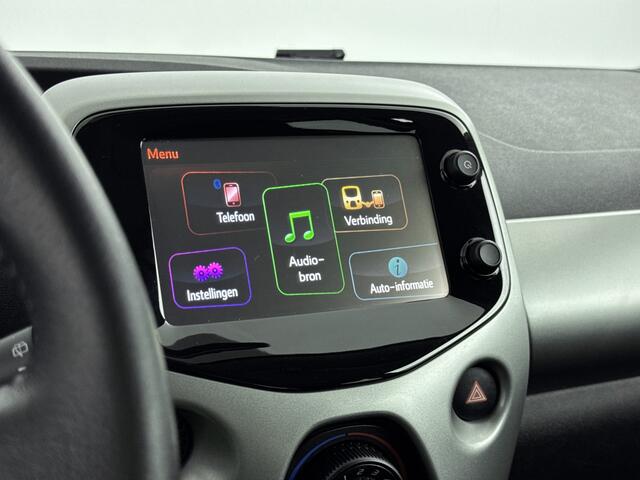 Toyota AYGO 1.0 VVT-i x-play | Airco | Achteruitrijcamera | Bluetooth | Elektrische ramen voor | Elektrisch verstelbare spiegels |