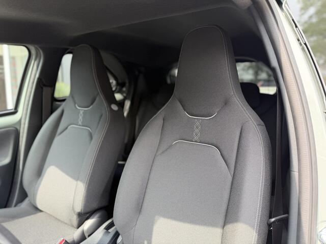Toyota AYGO X Hybrid 115 Pulse + Easy Pack Apple/Android, Draadloze telefoonlader, Parkeersensoren