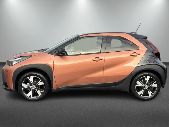 Toyota AYGO X Hybrid 115 Black Edition | Stoelverwarming | Park. Sensoren | AC