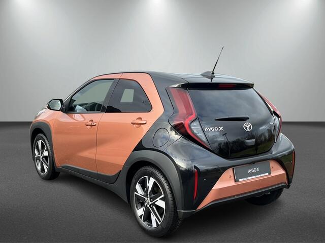 Toyota AYGO X Hybrid 115 Black Edition | Stoelverwarming | Park. Sensoren | AC