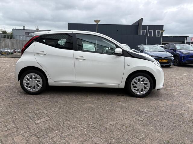 Toyota AYGO 1.0 VVT-i x-play