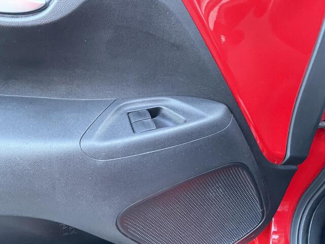 Toyota AYGO 1.0 VVT-i x-play | Rijklaar prijs | Apple/Android Navigatie | All-season banden | Org NL en 1e Eigenaar |