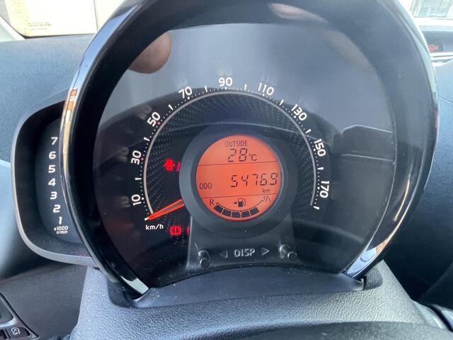 Toyota AYGO 1.0 VVT-i x-play | Rijklaar prijs | Apple/Android Navigatie | All-season banden | Org NL en 1e Eigenaar |