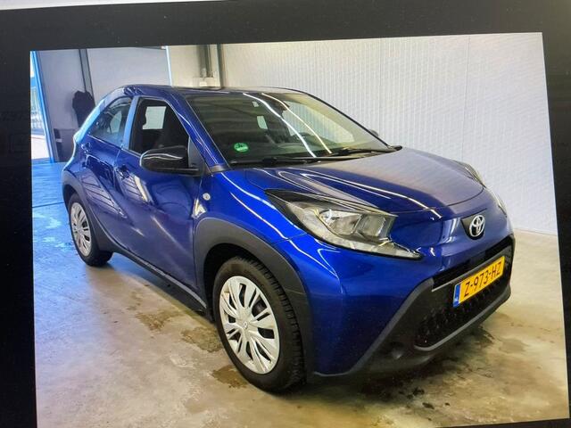 Toyota AYGO X 1.0 VVT-i MT Play CAMERA / CARPLAY / ANDROID.AUTO / AIRCO