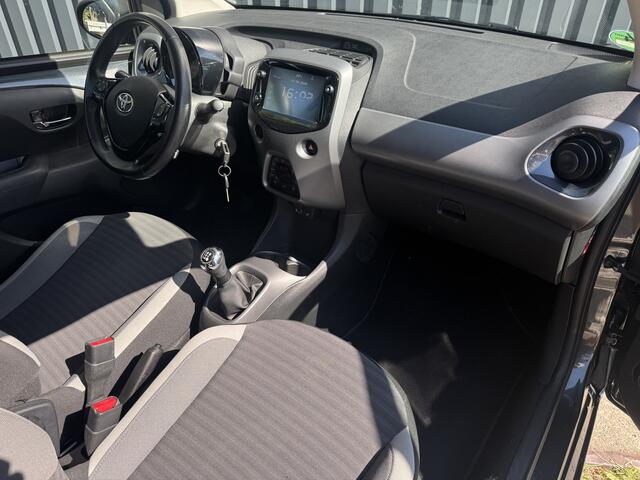 Toyota AYGO 1.0 x-clusiv Camera, Carplay, NAP, Trehaak