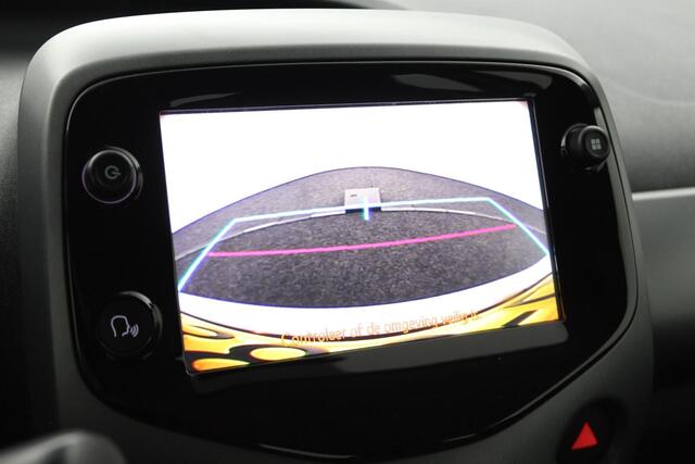 Toyota AYGO 1.0 VVT-i x-play | Parkeercamera | Groot mediascherm | Apple Carplay Android Auto |