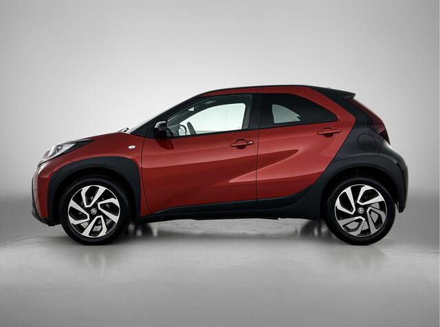 Toyota AYGO X 1.0 VVT-i S-CVT Pulse + | BTW Voertuig | Parkeersensoren voor+achter | Keyless Entry/Start | Climate Control | Cruise Control Adaptive | achteruitrijcamera | Apple CarPlay/Android Auto |