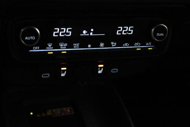 Toyota AYGO X Hybrid 115 GR Sport Stoelverwarming | Keyless entry | Draadloze telefoonlader | Achteruitrijcamera | JBL premium sound |