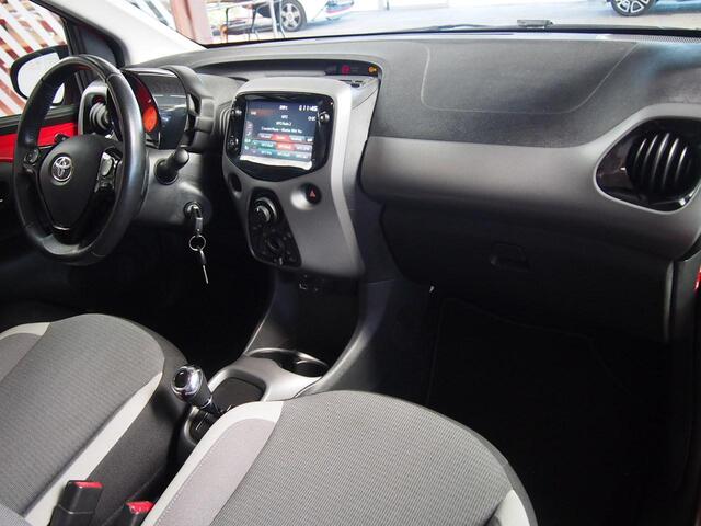 Toyota AYGO 1.0 VVT-i x-joy Automaat (APK:Nieuw) Carplay