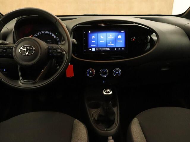 Toyota AYGO X 1.0 VVT-i MT Play - ORIGINEEL NEDERLANDSE AUTO - ACHTERUITRIJCAMERA - CRUISE CONTROL - APPLE CARPLAY/ANDROID AUTO - AIRCO - BLUETOOTH TELEFOONVOORBEREIDING - MULTIMEDIA SCHERM