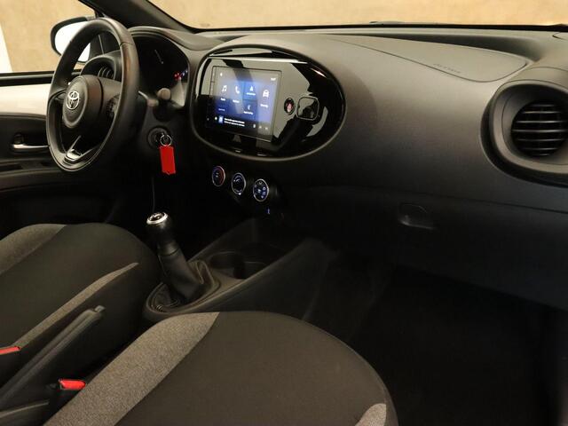 Toyota AYGO X 1.0 VVT-i MT Play - ORIGINEEL NEDERLANDSE AUTO - ACHTERUITRIJCAMERA - CRUISE CONTROL - APPLE CARPLAY/ANDROID AUTO - AIRCO - BLUETOOTH TELEFOONVOORBEREIDING - MULTIMEDIA SCHERM