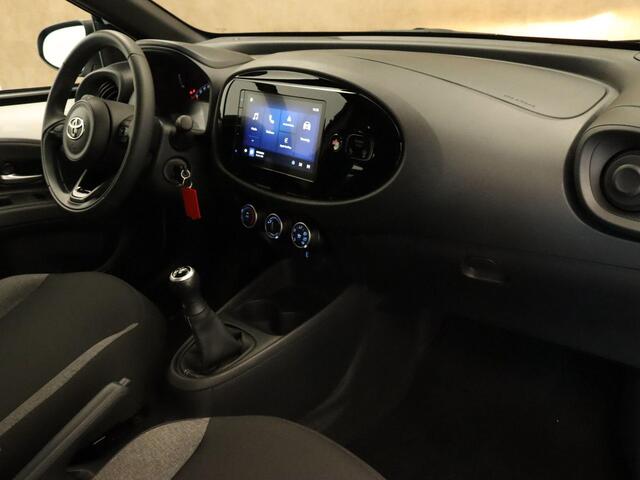 Toyota AYGO X 1.0 VVT-i MT Play - ORIGINEEL NEDERLANDSE AUTO - ACHTERUITRIJCAMERA - CRUISE CONTROL - APPLE CARPLAY/ANDROID AUTO - AIRCO - BLUETOOTH TELEFOONVOORBEREIDING - MULTIMEDIA SCHERM