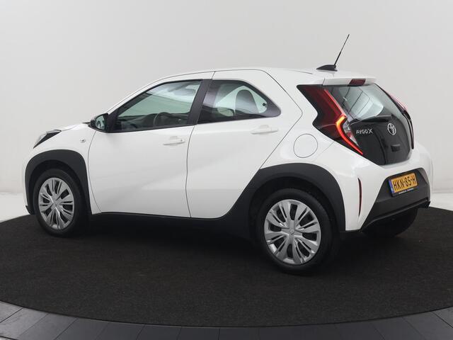 Toyota AYGO X 1.0 VVT-i MT Play | 5-deurs | Adaptive cruise | Lane assist | Carplay | DAB | NAP 31.639km | Airco
