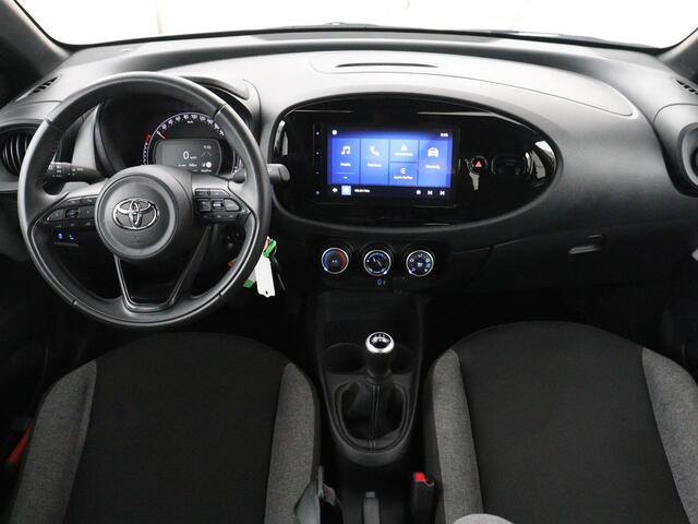 Toyota AYGO X 1.0 VVT-i MT Play | 5-deurs | Adaptive cruise | Lane assist | Carplay | DAB | NAP 31.639km | Airco