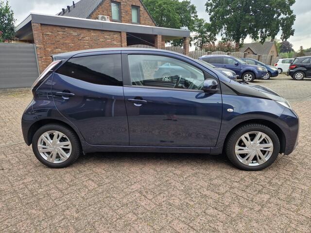 Toyota AYGO 1.0 VVT-i x-sport 5-Drs Airco Navi NL-auto / 1e-Eig. Camera L.m.v. Dealer OH