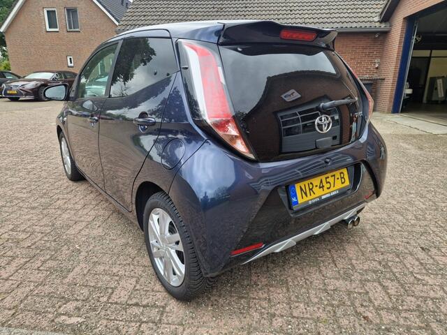 Toyota AYGO 1.0 VVT-i x-sport 5-Drs Airco Navi NL-auto / 1e-Eig. Camera L.m.v. Dealer OH