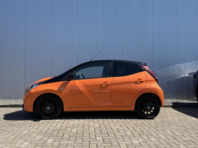 Toyota AYGO 1.0 VVT-i X-Cite Bi-Tone NL Auto Dealer Onderhouden Carplay