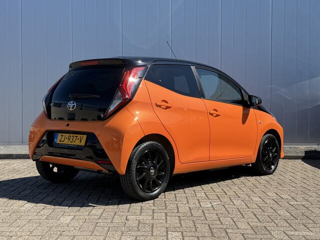Toyota AYGO 1.0 VVT-i X-Cite Bi-Tone NL Auto Dealer Onderhouden Carplay
