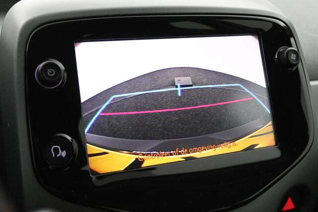 Toyota AYGO 1.0 VVT-i x-play | Groot scherm multimedia | Airco | Parkeercamera |