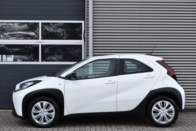 Toyota AYGO 1.0 VVT-I MT PLAY / DEALER ONDERHOUDEN / CARPLAY / CAMERA / ADAP CRUISE