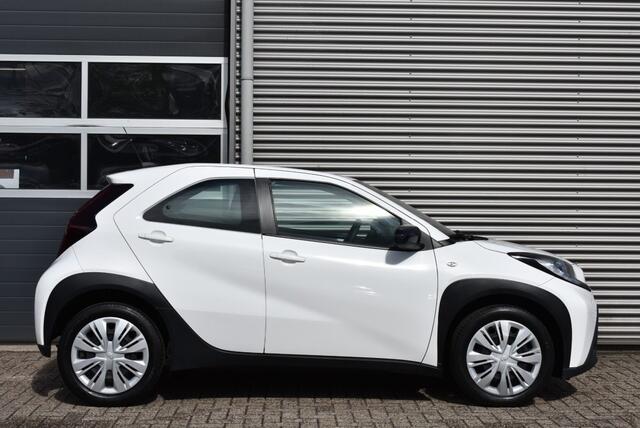Toyota AYGO 1.0 VVT-I MT PLAY / DEALER ONDERHOUDEN / CARPLAY / CAMERA / ADAP CRUISE