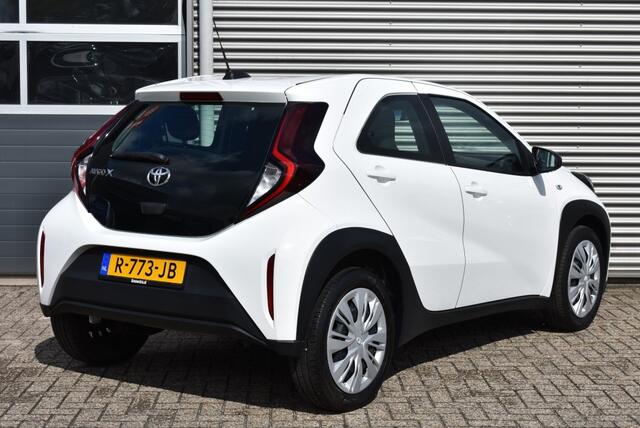 Toyota AYGO 1.0 VVT-I MT PLAY / DEALER ONDERHOUDEN / CARPLAY / CAMERA / ADAP CRUISE
