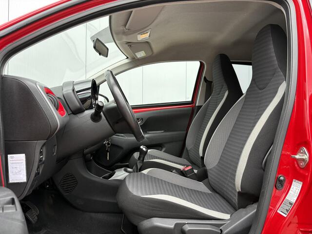 Toyota AYGO 1.0 VVT-i x-joy / Airco / Apple Carplay/Android Auto / Bluetooth / Navigatie via Carplay / Lichtmetalen velgen 15" /