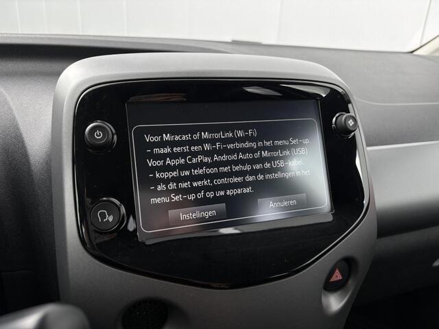 Toyota AYGO 1.0 VVT-i x-joy / Airco / Apple Carplay/Android Auto / Bluetooth / Navigatie via Carplay / Lichtmetalen velgen 15" /