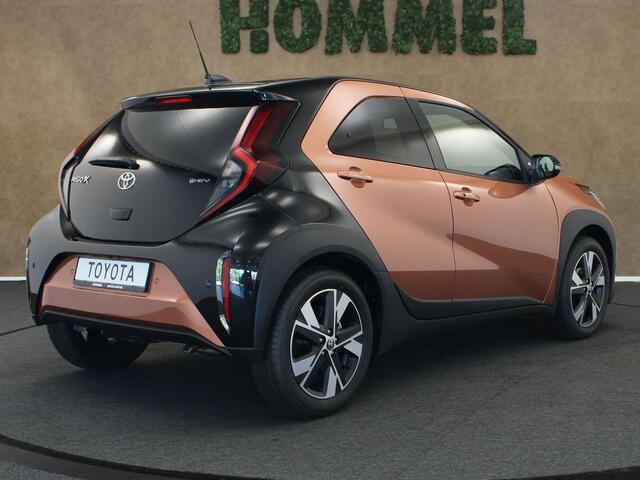 Toyota AYGO X Hybrid 115 pulse - NIEUWE DEMO's - DIVERSE KLEUREN BINNENKORT BESCHIKBAAR - PARKEERSENSOREN VOOR EN ACHTER - KEYLESS ENRTY & START - STOEL VERWARMING - DRAADLOZE TELEFOONLADER - AUTOMATISCH INKLAPBARE BUITENSPIEGELS