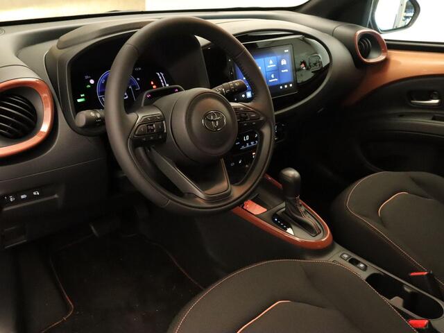 Toyota AYGO X Hybrid 115 pulse - NIEUWE DEMO's - DIVERSE KLEUREN BINNENKORT BESCHIKBAAR - PARKEERSENSOREN VOOR EN ACHTER - KEYLESS ENRTY & START - STOEL VERWARMING - DRAADLOZE TELEFOONLADER - AUTOMATISCH INKLAPBARE BUITENSPIEGELS