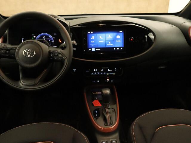 Toyota AYGO X Hybrid 115 pulse - NIEUWE DEMO's - DIVERSE KLEUREN BINNENKORT BESCHIKBAAR - PARKEERSENSOREN VOOR EN ACHTER - KEYLESS ENRTY & START - STOEL VERWARMING - DRAADLOZE TELEFOONLADER - AUTOMATISCH INKLAPBARE BUITENSPIEGELS