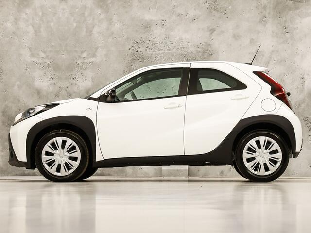 Toyota AYGO 1.0 VVT-i MT Play (APPLE CARPLAY, NAVIGATIE, ADAPTIVE CRUISE, SPORTSTOELEN, LANE ASSIST, CAMERA, NIEUWSTAAT)