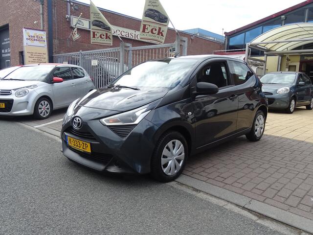 Toyota AYGO 1.0 VVT-i x-fun