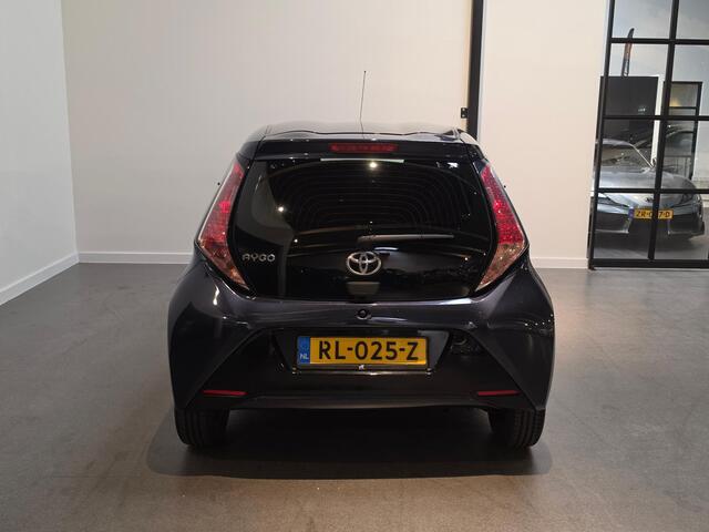 Toyota AYGO 1.0 VVT-i x-play - Airco - Achteruitrijcamera